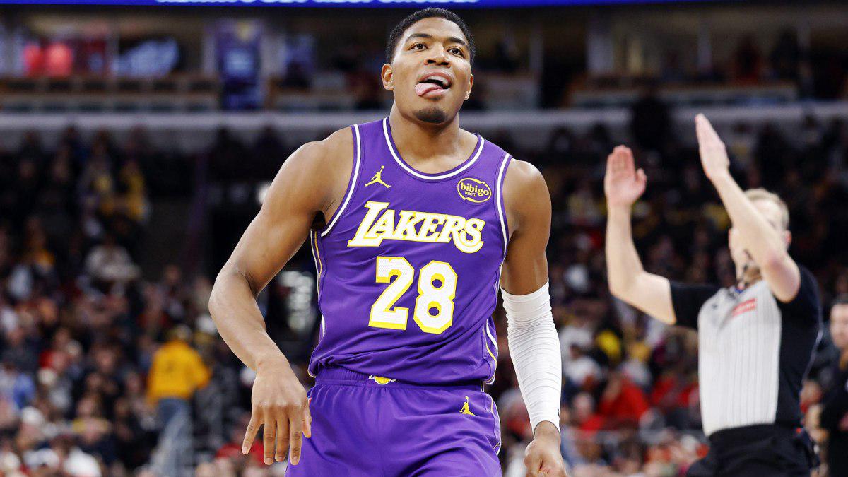 NBA下注有点尴尬！布朗两个月前吐槽恩比德假摔骗哨 如今两人竟成为队友 - NBA下注官网 - nba中国官方网站