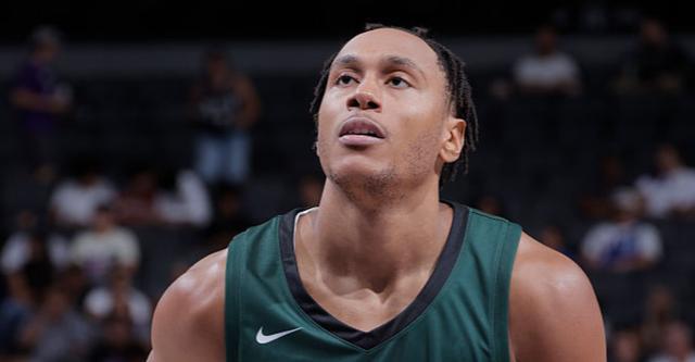 NBA下注火箭官方：球队与中锋卡斯特罗签下双向合约 同时裁掉后卫牛顿