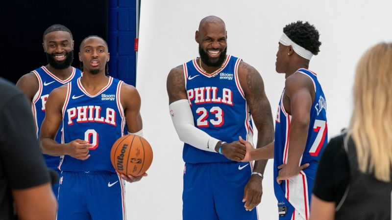 NBA下注76人训练营首日：詹姆斯空接连线埃奇库姆 训练结束乘直升机离开